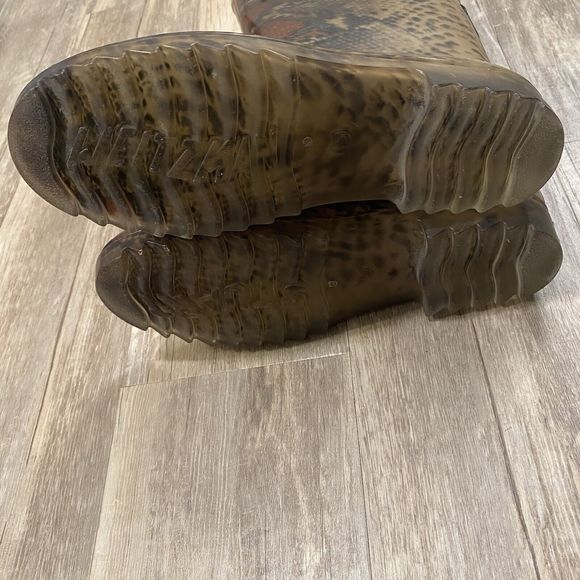 Stuart Weitzman Brown Snake Print rain Boots - Picture 7 of 15